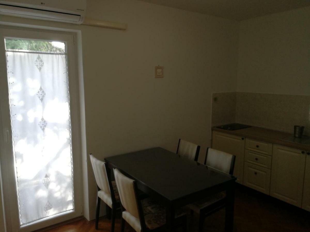 Apartment Violeta 1 Funtana Eksteriør billede